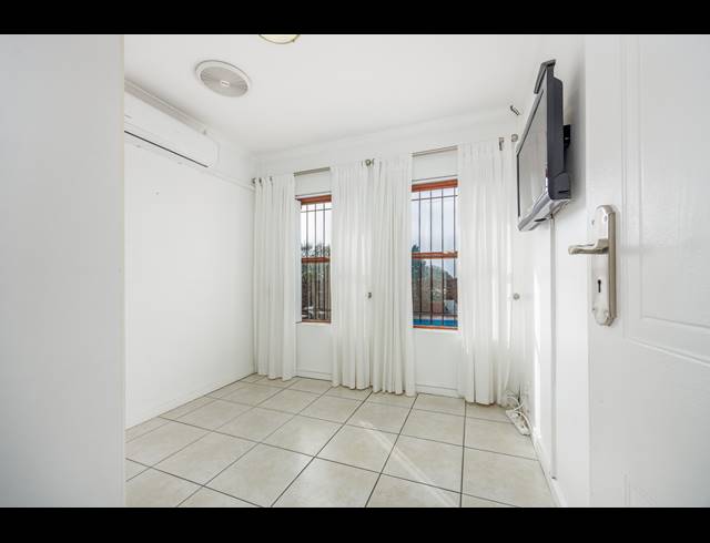 7 BEDROOM FREEHOLD FOR SALE IN EVERSDAL HEIGHTS